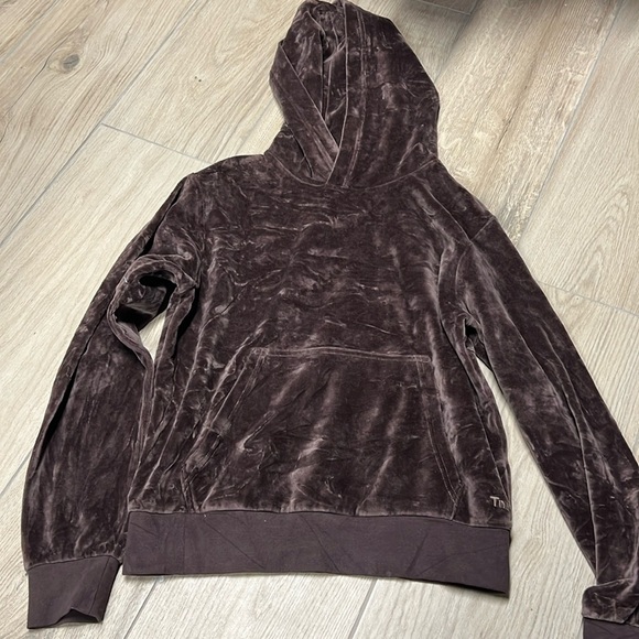 Aritzia Tops - Aritzia TNA brown velvet hoodie